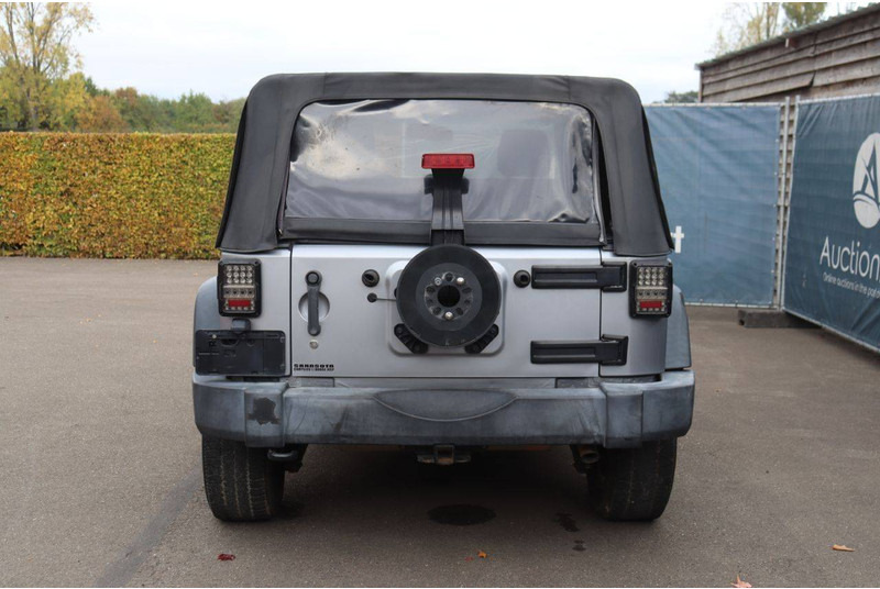 Jeep Wrangler Sport - SUV: φωτογραφία 5 Jeep Wrangler Sport - SUV: φωτογραφία 5