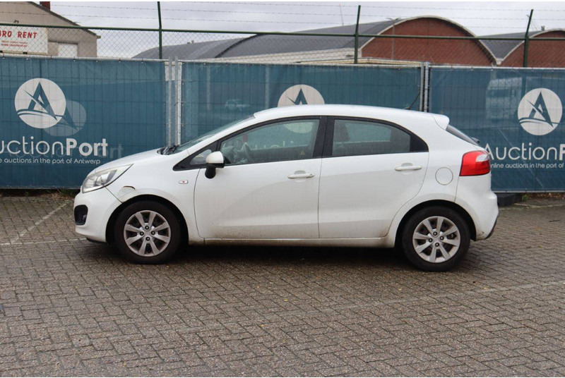 Kia New Rio - Λιμουζίνα/ Sedan: φωτογραφία 2 Kia New Rio - Λιμουζίνα/ Sedan: φωτογραφία 2