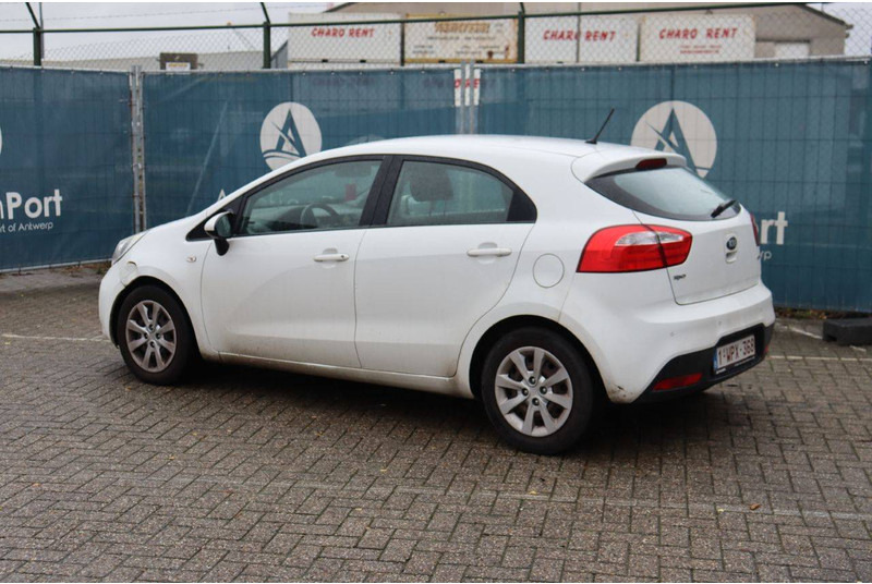 Kia New Rio - Λιμουζίνα/ Sedan: φωτογραφία 3 Kia New Rio - Λιμουζίνα/ Sedan: φωτογραφία 3