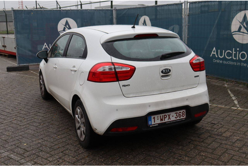 Kia New Rio - Λιμουζίνα/ Sedan: φωτογραφία 4 Kia New Rio - Λιμουζίνα/ Sedan: φωτογραφία 4