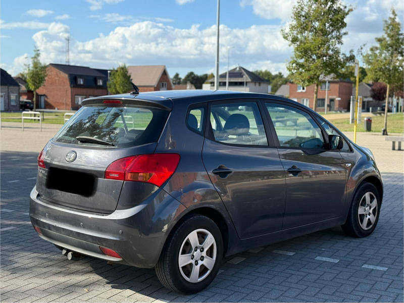 Kia Venga (I) 1.4 CVVT - Λιμουζίνα/ Sedan: φωτογραφία 3 Kia Venga (I) 1.4 CVVT - Λιμουζίνα/ Sedan: φωτογραφία 3