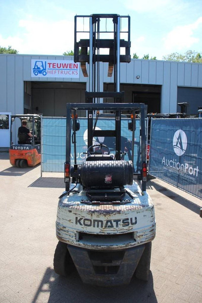 Komatsu FG25T-11E - Υγραεριοκίνητο περονοφόρο: φωτογραφία 4 Komatsu FG25T-11E - Υγραεριοκίνητο περονοφόρο: φωτογραφία 4