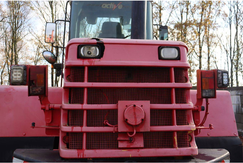 Ελαστιχοφόρος φορτωτής Komatsu WA 270-3: φωτογραφία 18