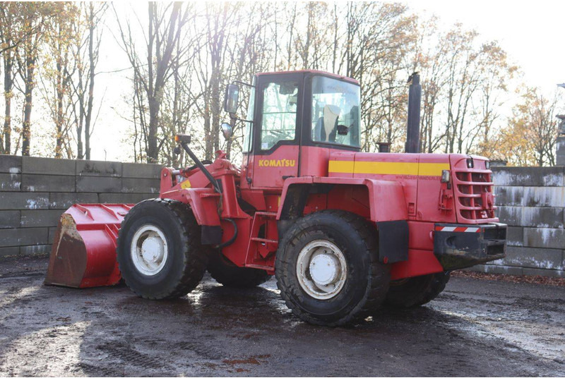 Komatsu WA 270-3 - Ελαστιχοφόρος φορτωτής: φωτογραφία 3 Komatsu WA 270-3 - Ελαστιχοφόρος φορτωτής: φωτογραφία 3