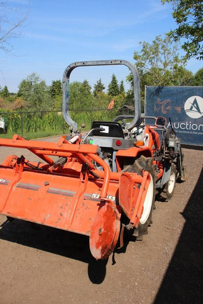 Kubota A-195 - Τρακτέρ: φωτογραφία 5 Kubota A-195 - Τρακτέρ: φωτογραφία 5