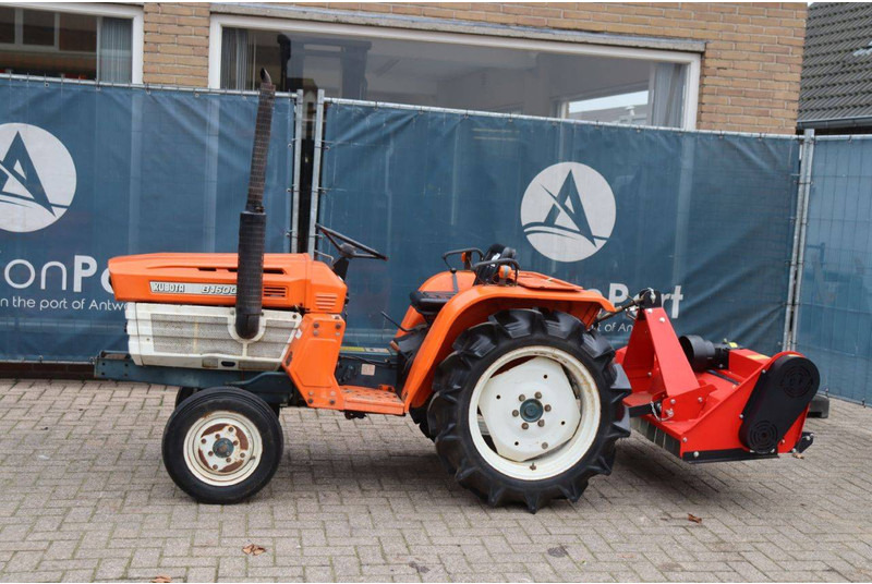 Kubota B1600 - Τρακτέρ: φωτογραφία 1 Kubota B1600 - Τρακτέρ: φωτογραφία 1