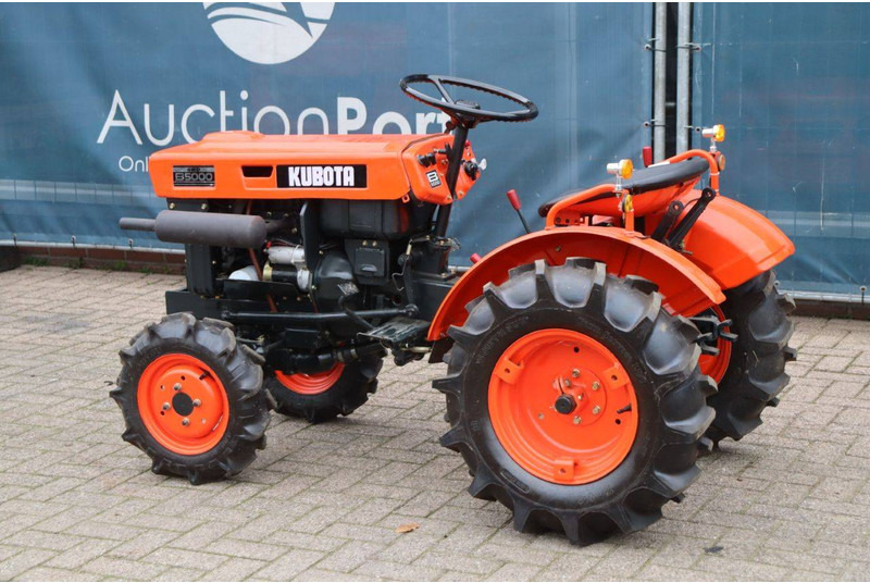 Kubota B5000 - Τρακτέρ: φωτογραφία 3 Kubota B5000 - Τρακτέρ: φωτογραφία 3