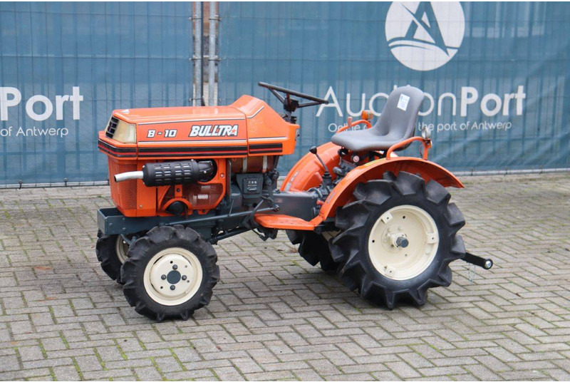 Kubota B5001 - Τρακτέρ: φωτογραφία 1 Kubota B5001 - Τρακτέρ: φωτογραφία 1