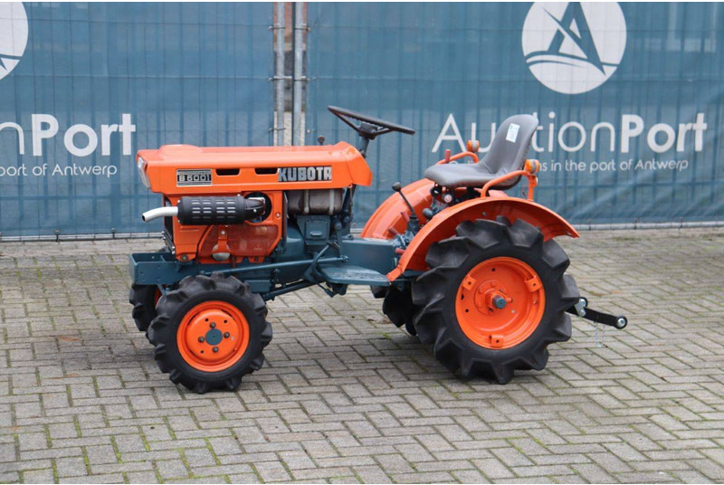 Kubota B5001 - Τρακτέρ: φωτογραφία 1 Kubota B5001 - Τρακτέρ: φωτογραφία 1