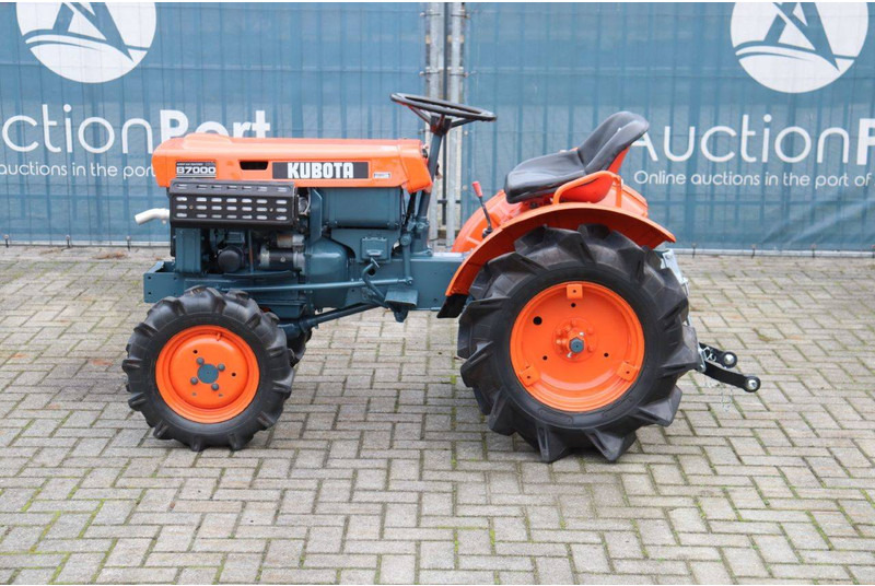 Kubota B7000 - Τρακτέρ: φωτογραφία 2 Kubota B7000 - Τρακτέρ: φωτογραφία 2