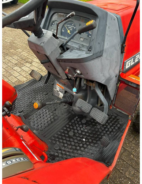 Τρακτέρ Kubota GL240: φωτογραφία 17 Τρακτέρ Kubota GL240: φωτογραφία 17