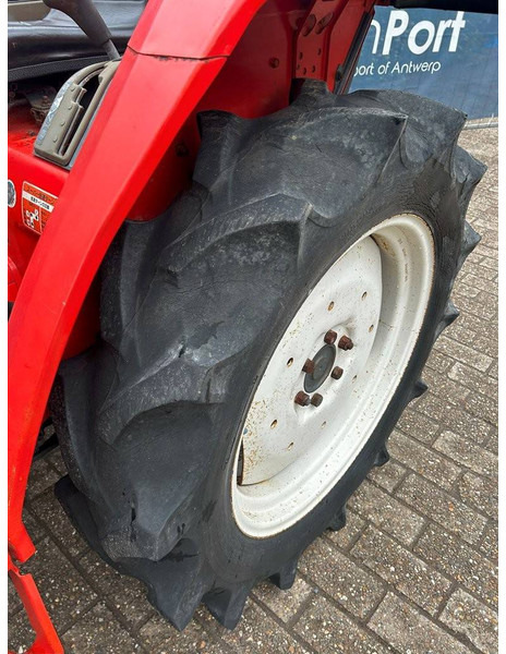 Τρακτέρ Kubota GL240: φωτογραφία 11 Τρακτέρ Kubota GL240: φωτογραφία 11