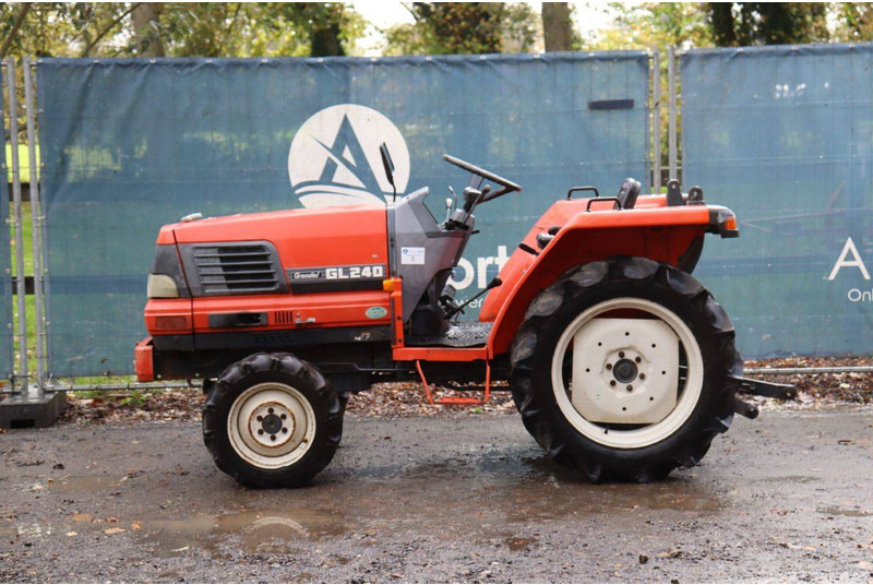 Kubota GL240 - Τρακτέρ: φωτογραφία 2 Kubota GL240 - Τρακτέρ: φωτογραφία 2