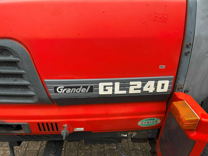 Τρακτέρ Kubota GL240: φωτογραφία 9 Τρακτέρ Kubota GL240: φωτογραφία 9