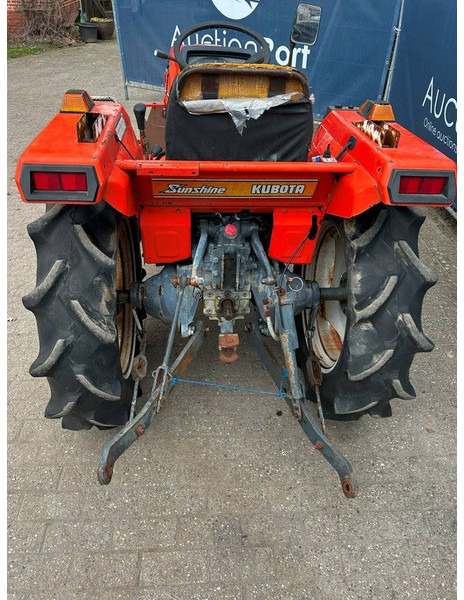 Kubota L1-235 P.S. - Τρακτέρ: φωτογραφία 3 Kubota L1-235 P.S. - Τρακτέρ: φωτογραφία 3
