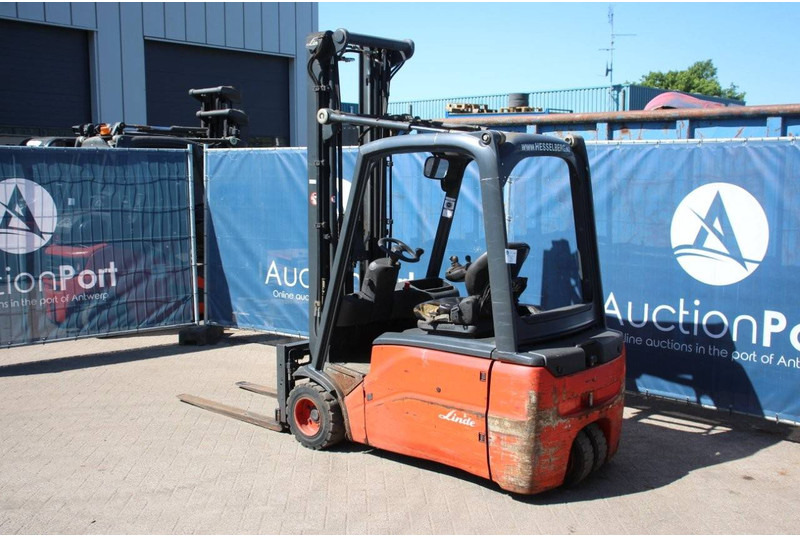 Linde E20L-01 - Ηλεκτροκίνητο περονοφόρο: φωτογραφία 3 Linde E20L-01 - Ηλεκτροκίνητο περονοφόρο: φωτογραφία 3