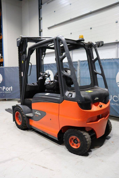 Linde E40H-01/600 - Ηλεκτροκίνητο περονοφόρο: φωτογραφία 4 Linde E40H-01/600 - Ηλεκτροκίνητο περονοφόρο: φωτογραφία 4