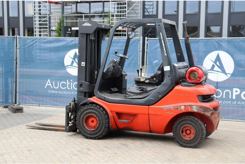 Linde H30T-03 - Υγραεριοκίνητο περονοφόρο: φωτογραφία 3 Linde H30T-03 - Υγραεριοκίνητο περονοφόρο: φωτογραφία 3