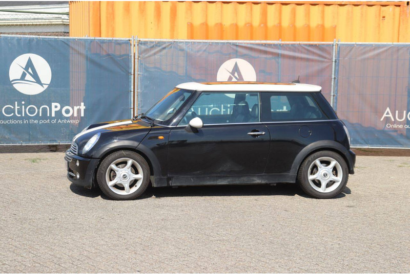 MINI Cooper - Λιμουζίνα/ Sedan: φωτογραφία 1 MINI Cooper - Λιμουζίνα/ Sedan: φωτογραφία 1