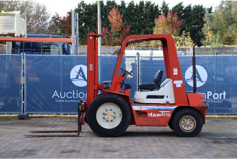 Manitou MCE 25H - Πετρελαιοκίνητο περονοφόρο: φωτογραφία 2 Manitou MCE 25H - Πετρελαιοκίνητο περονοφόρο: φωτογραφία 2