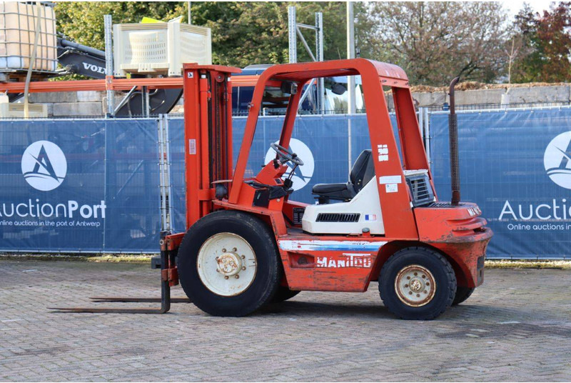 Manitou MCE 25H - Πετρελαιοκίνητο περονοφόρο: φωτογραφία 3 Manitou MCE 25H - Πετρελαιοκίνητο περονοφόρο: φωτογραφία 3