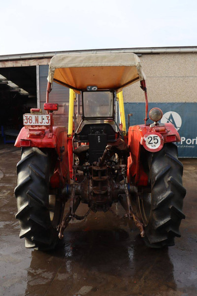 Massey Ferguson 135 - Τρακτέρ: φωτογραφία 4 Massey Ferguson 135 - Τρακτέρ: φωτογραφία 4