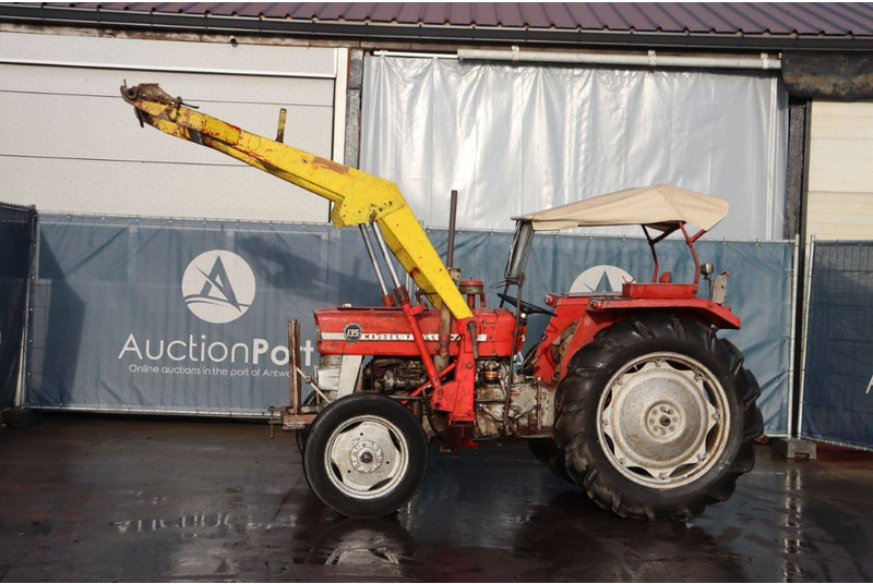 Massey Ferguson 135 - Τρακτέρ: φωτογραφία 1 Massey Ferguson 135 - Τρακτέρ: φωτογραφία 1