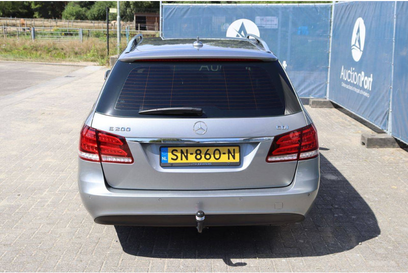 Mercedes-Benz E-Klasse 200 CDI - Αυτοκίνητο: φωτογραφία 5 Mercedes-Benz E-Klasse 200 CDI - Αυτοκίνητο: φωτογραφία 5