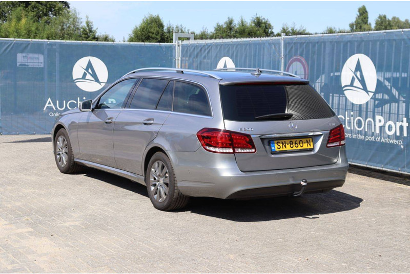 Mercedes-Benz E-Klasse 200 CDI - Αυτοκίνητο: φωτογραφία 4 Mercedes-Benz E-Klasse 200 CDI - Αυτοκίνητο: φωτογραφία 4