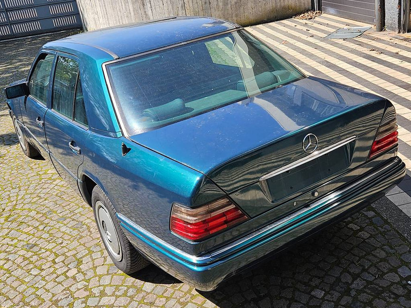 Mercedes-Benz E-Klasse 200D Automatic - Λιμουζίνα/ Sedan: φωτογραφία 5 Mercedes-Benz E-Klasse 200D Automatic - Λιμουζίνα/ Sedan: φωτογραφία 5