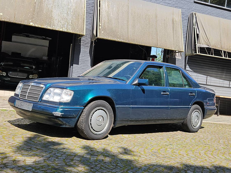 Mercedes-Benz E-Klasse 200D Automatic - Λιμουζίνα/ Sedan: φωτογραφία 2 Mercedes-Benz E-Klasse 200D Automatic - Λιμουζίνα/ Sedan: φωτογραφία 2