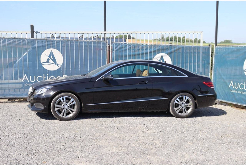 Mercedes-Benz E-Klasse 200 - Αυτοκίνητο: φωτογραφία 1 Mercedes-Benz E-Klasse 200 - Αυτοκίνητο: φωτογραφία 1