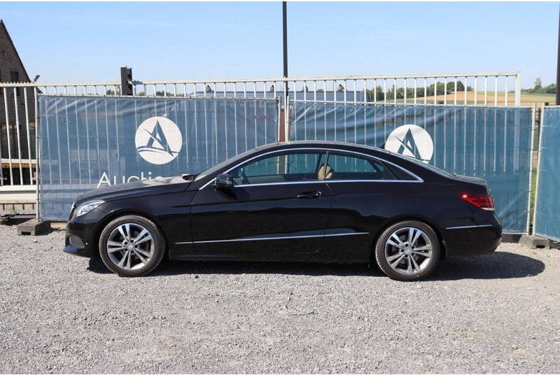 Mercedes-Benz E-Klasse 200 - Αυτοκίνητο: φωτογραφία 2 Mercedes-Benz E-Klasse 200 - Αυτοκίνητο: φωτογραφία 2