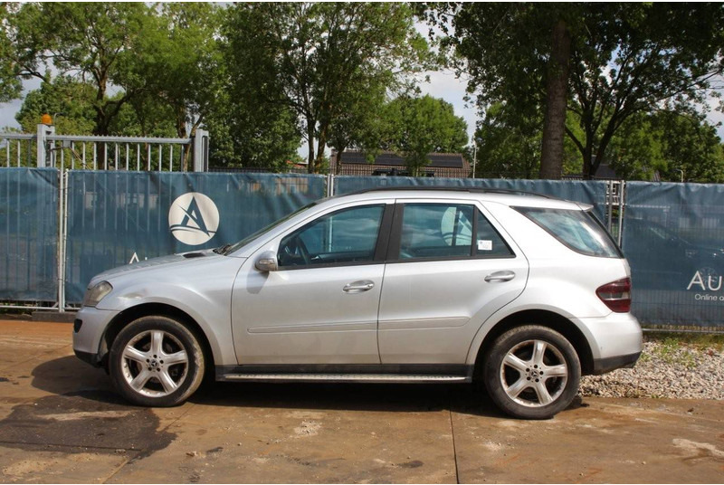 Mercedes-Benz M-Klasse ML 320 CDI - Αυτοκίνητο: φωτογραφία 2 Mercedes-Benz M-Klasse ML 320 CDI - Αυτοκίνητο: φωτογραφία 2