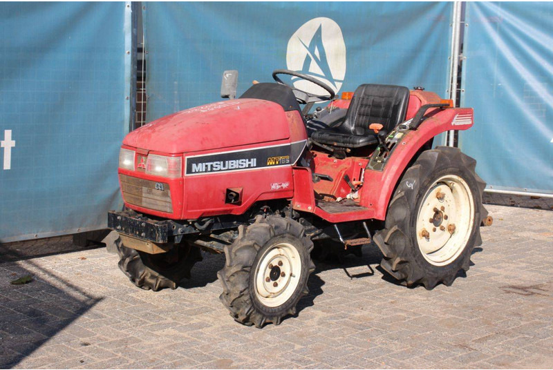 Τρακτέρ Mitsubishi MT165: φωτογραφία 7