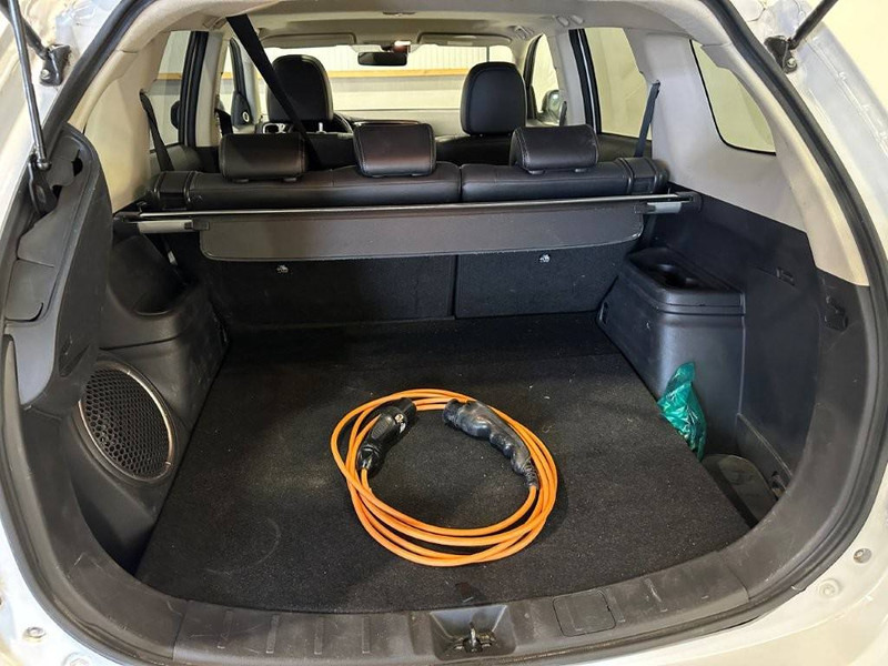 Mitsubishi Outlander PHEV SUV - SUV: φωτογραφία 5 Mitsubishi Outlander PHEV SUV - SUV: φωτογραφία 5