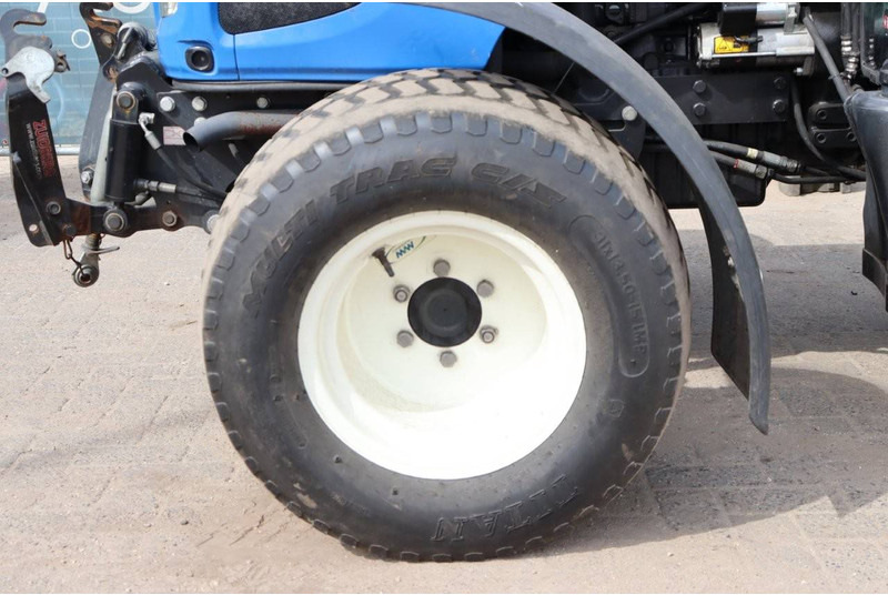 Τρακτέρ New Holland Boomer 50: φωτογραφία 13