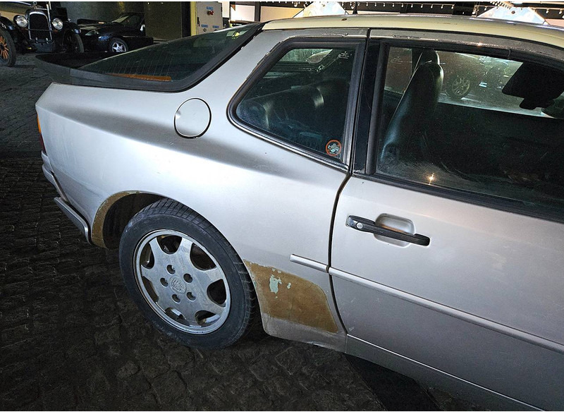 Porsche 944 Turbo - Λιμουζίνα/ Sedan: φωτογραφία 5 Porsche 944 Turbo - Λιμουζίνα/ Sedan: φωτογραφία 5