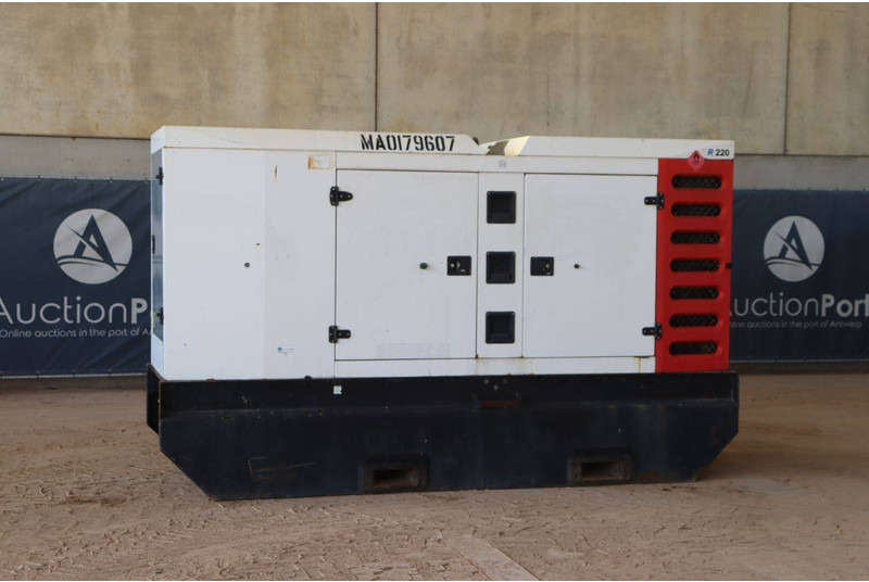 SDMO R220C3 - Βιομηχανική γεννήτρια: φωτογραφία 1 SDMO R220C3 - Βιομηχανική γεννήτρια: φωτογραφία 1