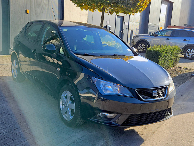 SEAT Ibiza 1.6 TDI - Λιμουζίνα/ Sedan: φωτογραφία 4 SEAT Ibiza 1.6 TDI - Λιμουζίνα/ Sedan: φωτογραφία 4