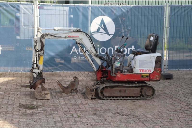Takeuchi TB108 - Μίνι εκσκαφέας: φωτογραφία 1 Takeuchi TB108 - Μίνι εκσκαφέας: φωτογραφία 1