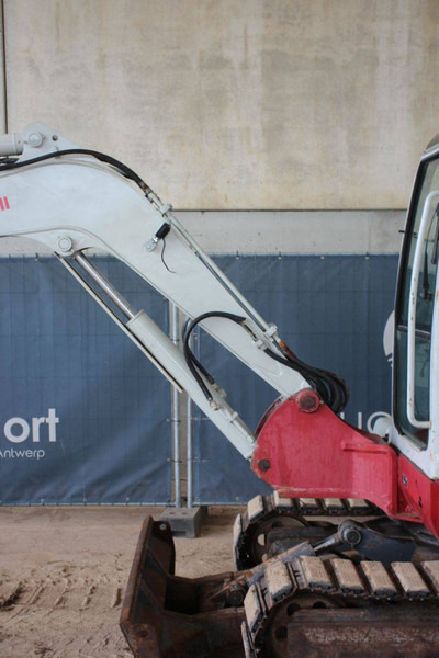 Ερπυστριοφόρος εκσκαφέας Takeuchi TB150C: φωτογραφία 12 Ερπυστριοφόρος εκσκαφέας Takeuchi TB150C: φωτογραφία 12