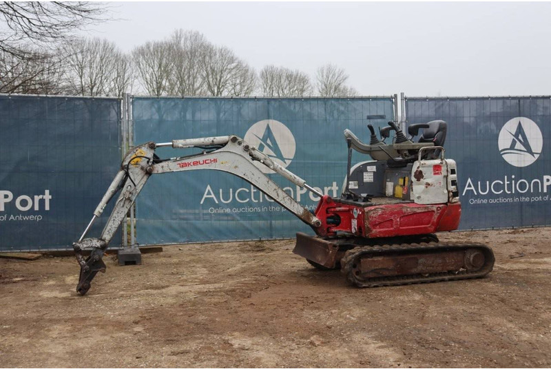 Takeuchi TB215R - Μίνι εκσκαφέας: φωτογραφία 1 Takeuchi TB215R - Μίνι εκσκαφέας: φωτογραφία 1