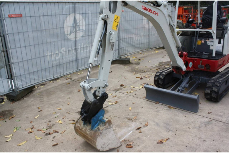 Takeuchi TB216 - Μίνι εκσκαφέας: φωτογραφία 4 Takeuchi TB216 - Μίνι εκσκαφέας: φωτογραφία 4