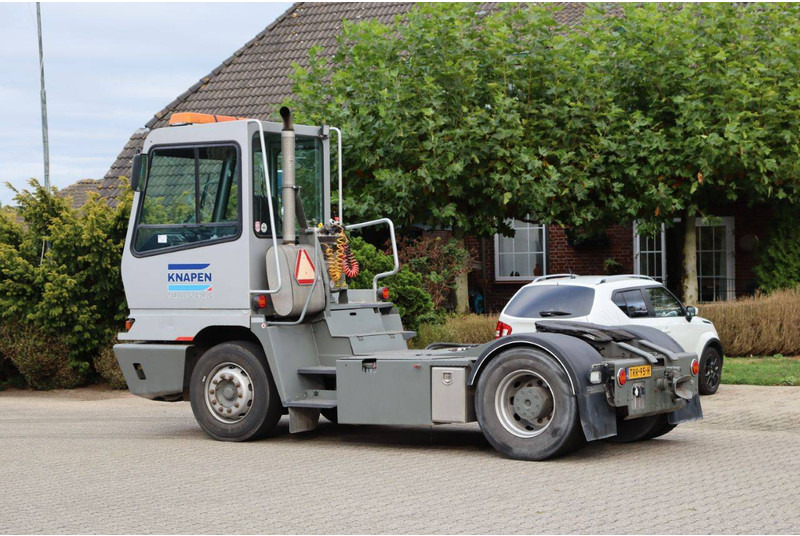 Terberg YT182 - Τράκτορες τελωνείων: φωτογραφία 3 Terberg YT182 - Τράκτορες τελωνείων: φωτογραφία 3