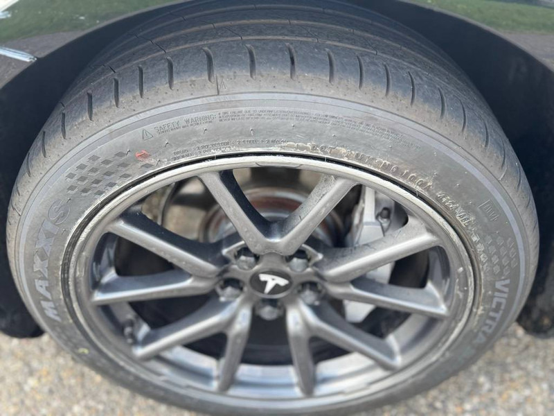 Λιμουζίνα/ Sedan Tesla Model 3: φωτογραφία 13