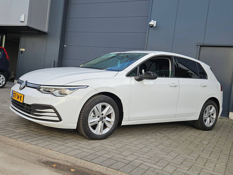 Volkswagen Golf 8 eTSI - Λιμουζίνα/ Sedan: φωτογραφία 2 Volkswagen Golf 8 eTSI - Λιμουζίνα/ Sedan: φωτογραφία 2