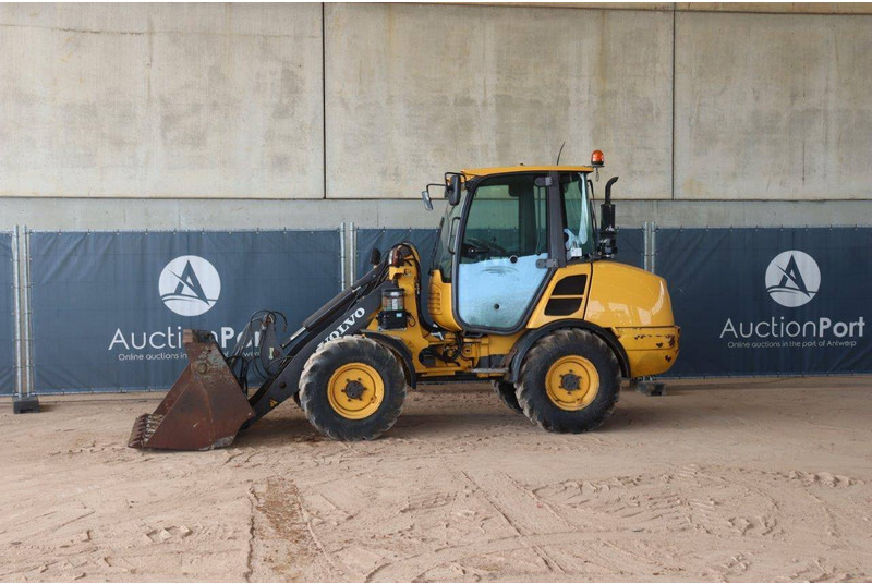 Volvo L25F-P - Ελαστιχοφόρος φορτωτής: φωτογραφία 1 Volvo L25F-P - Ελαστιχοφόρος φορτωτής: φωτογραφία 1