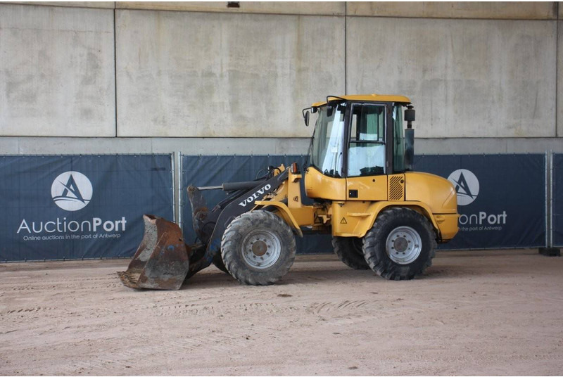 Volvo L30B-Z/X - Ελαστιχοφόρος φορτωτής: φωτογραφία 1 Volvo L30B-Z/X - Ελαστιχοφόρος φορτωτής: φωτογραφία 1