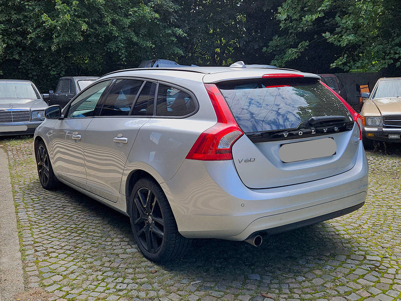 Volvo V60 D3 - Λιμουζίνα/ Sedan: φωτογραφία 3 Volvo V60 D3 - Λιμουζίνα/ Sedan: φωτογραφία 3